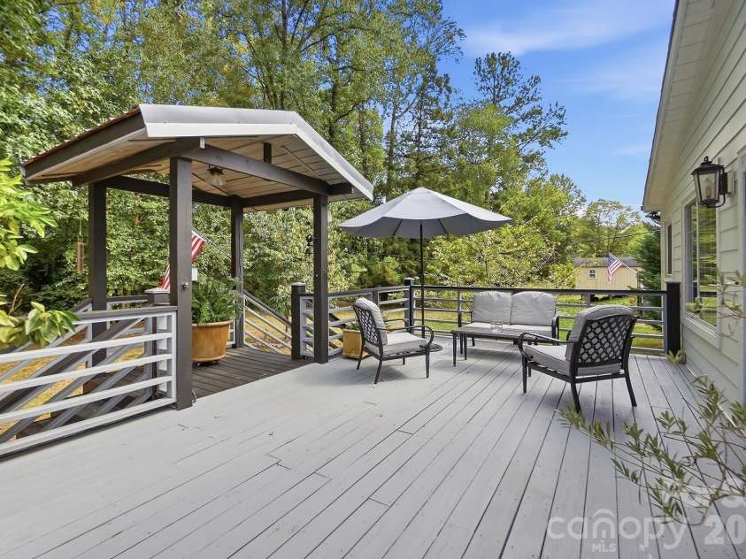 4315 Emory Lane, Charlotte, NC 28211.  MLS# CAR4432596, YatesRealty ID 55348. 