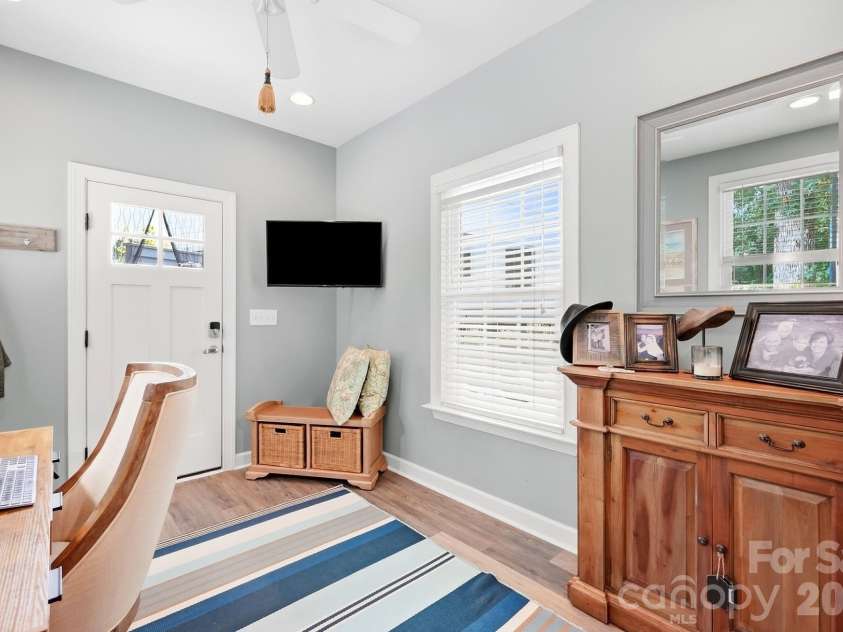 4315 Emory Lane, Charlotte, NC 28211.  MLS# CAR4432596, YatesRealty ID 55348. 