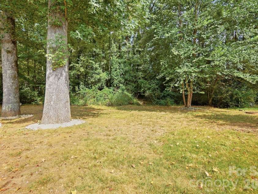 4315 Emory Lane, Charlotte, NC 28211.  MLS# CAR4432596, YatesRealty ID 55348. 