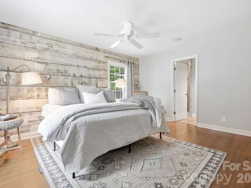 4315 Emory Lane, Charlotte, NC 28211.  MLS# CAR4432596, YatesRealty ID 55348. Primary Bedroom