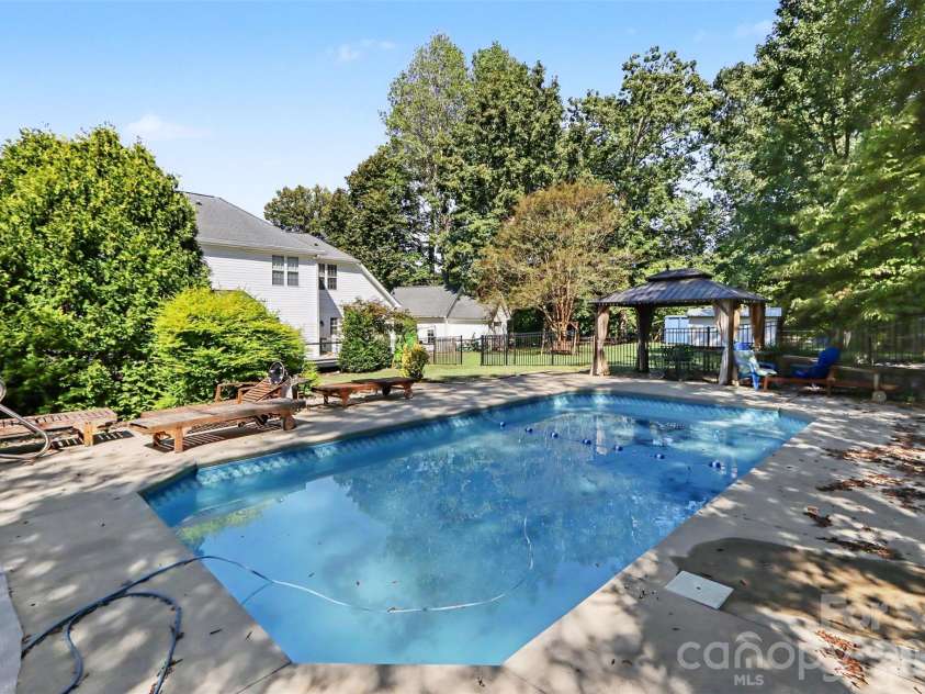 1233 Waterford Road, Lincolnton, NC 28092.  MLS# CAR4432232, YatesRealty ID 55349. 