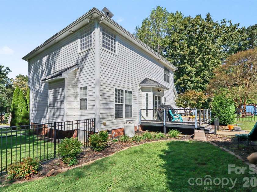 1233 Waterford Road, Lincolnton, NC 28092.  MLS# CAR4432232, YatesRealty ID 55349. 