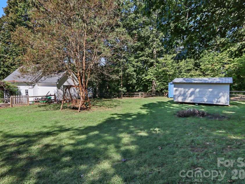 1233 Waterford Road, Lincolnton, NC 28092.  MLS# CAR4432232, YatesRealty ID 55349. 