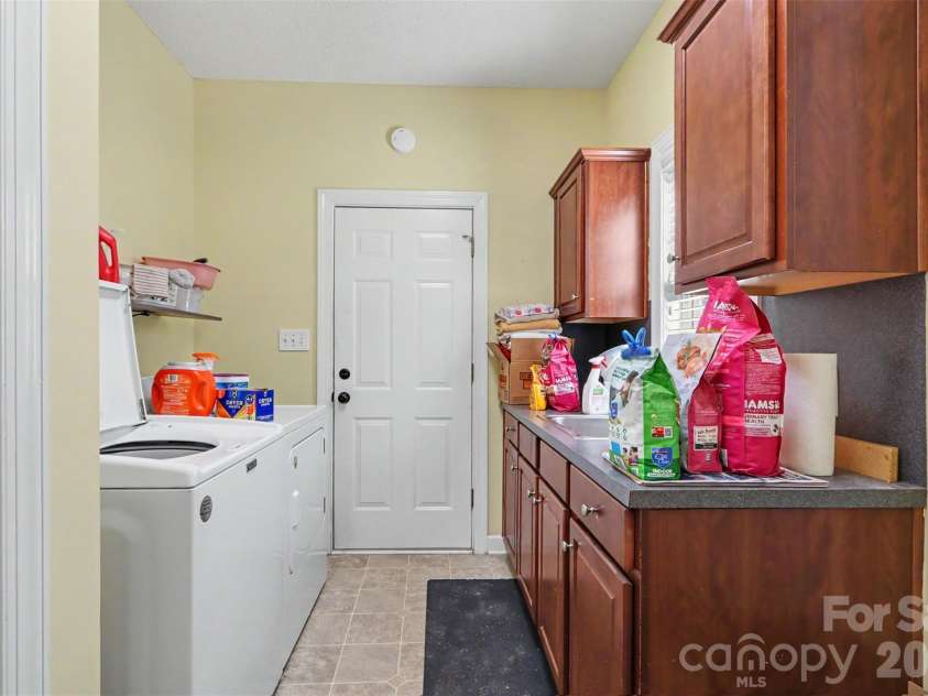 1233 Waterford Road, Lincolnton, NC 28092.  MLS# CAR4432232, YatesRealty ID 55349. 