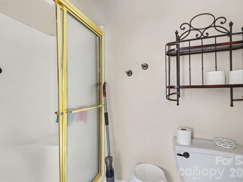 1233 Waterford Road, Lincolnton, NC 28092.  MLS# CAR4432232, YatesRealty ID 55349. 