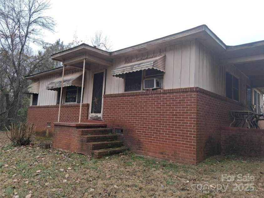 111 Parmer Street, Forest City, NC 28043.  MLS# CAR4331619, YatesRealty ID 5535. 