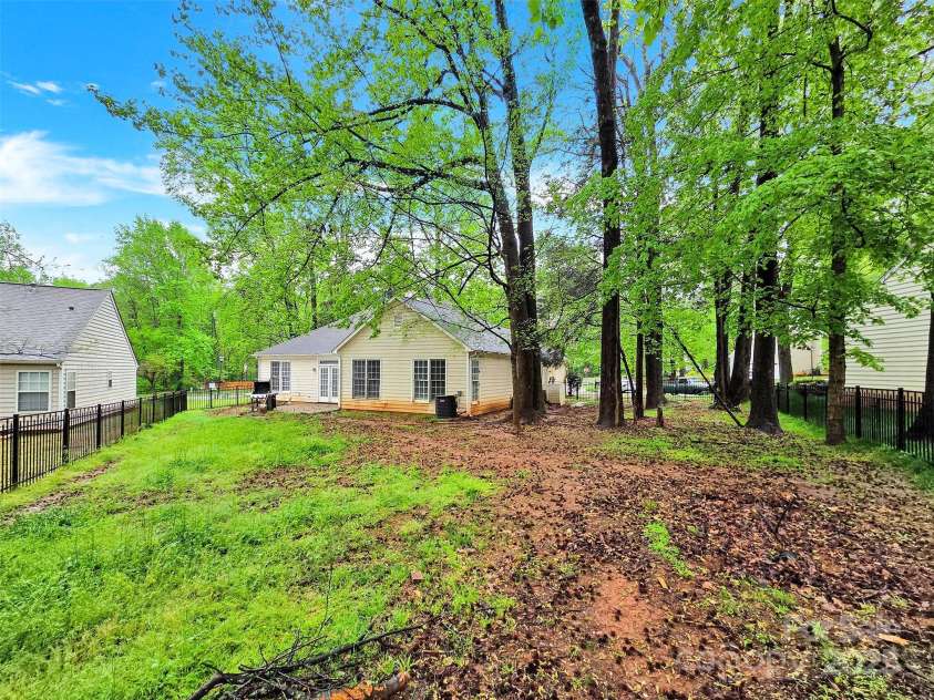 6520 White Pine Lane, Charlotte, NC 28262.  MLS# CAR4240648, YatesRealty ID 5535. 