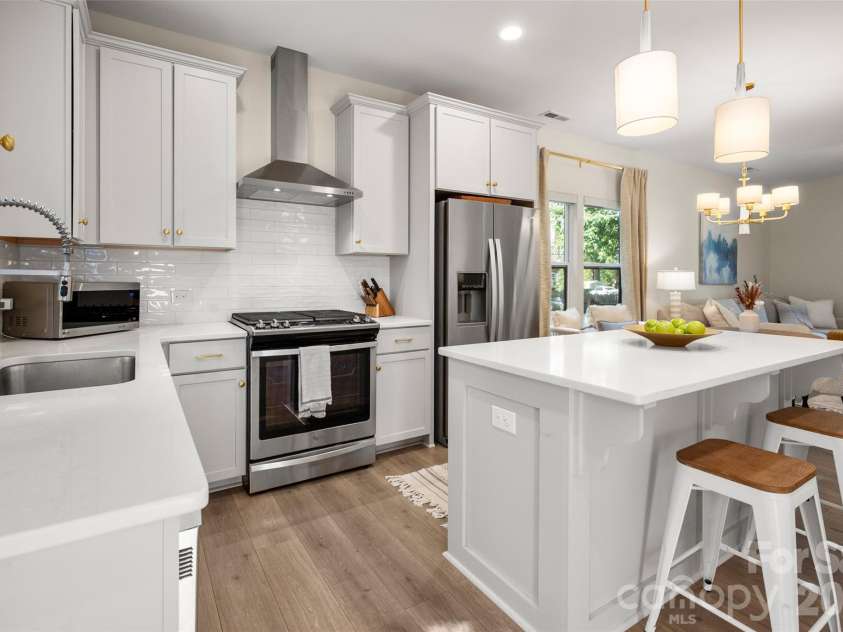 3200 Cosby Place, Charlotte, NC 28205.  MLS# CAR4432127, YatesRealty ID 55350. 