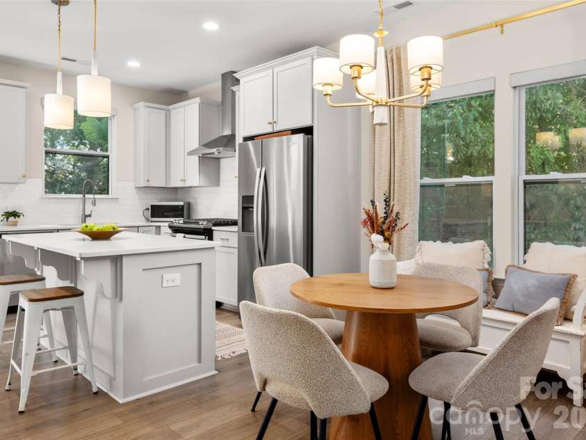 3200 Cosby Place, Charlotte, NC 28205.  MLS# CAR4432127, YatesRealty ID 55350. 