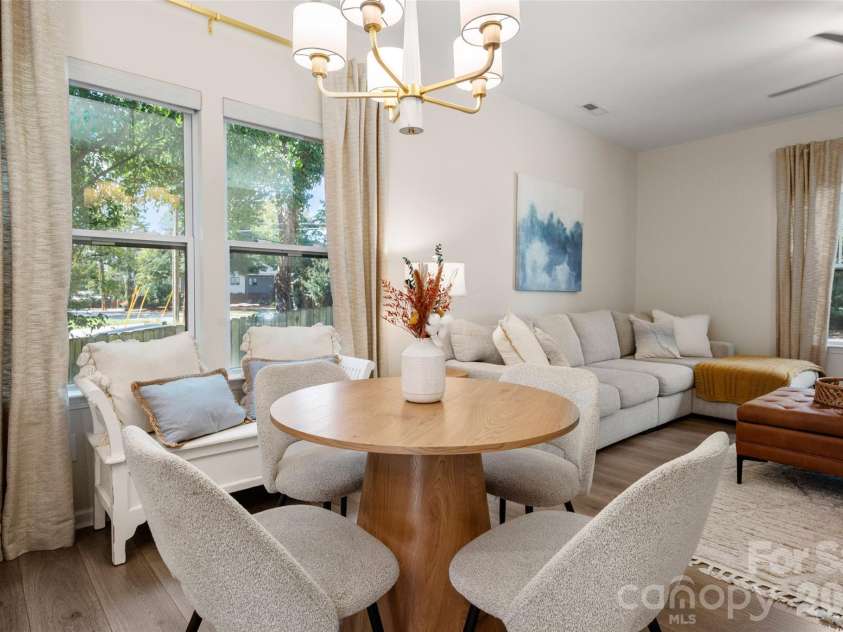 3200 Cosby Place, Charlotte, NC 28205.  MLS# CAR4432127, YatesRealty ID 55350. 