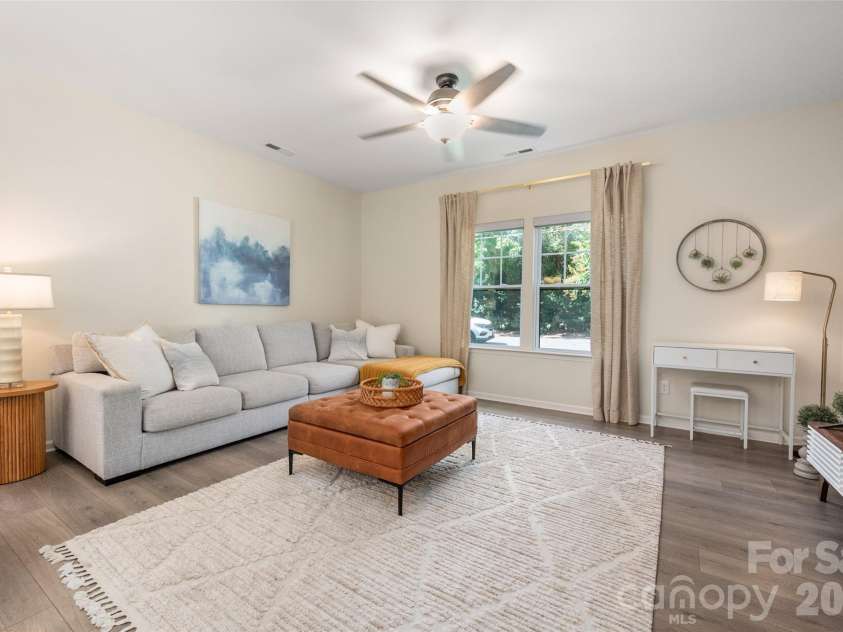 3200 Cosby Place, Charlotte, NC 28205.  MLS# CAR4432127, YatesRealty ID 55350. 