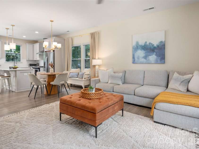 3200 Cosby Place, Charlotte, NC 28205.  MLS# CAR4432127, YatesRealty ID 55350. 