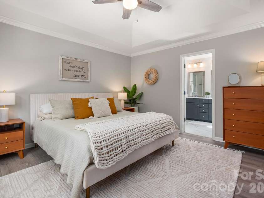 3200 Cosby Place, Charlotte, NC 28205.  MLS# CAR4432127, YatesRealty ID 55350. 