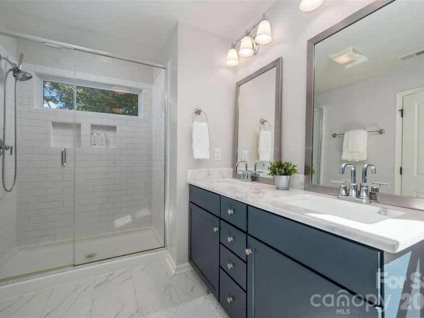 3200 Cosby Place, Charlotte, NC 28205.  MLS# CAR4432127, YatesRealty ID 55350. 