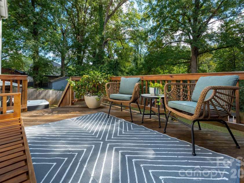 3200 Cosby Place, Charlotte, NC 28205.  MLS# CAR4432127, YatesRealty ID 55350. 
