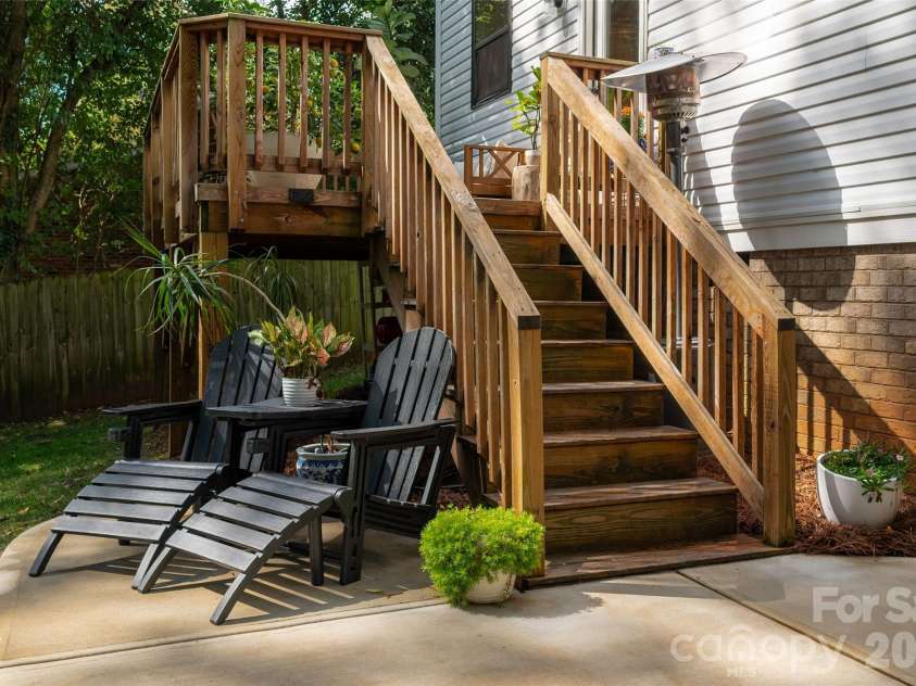 3200 Cosby Place, Charlotte, NC 28205.  MLS# CAR4432127, YatesRealty ID 55350. 