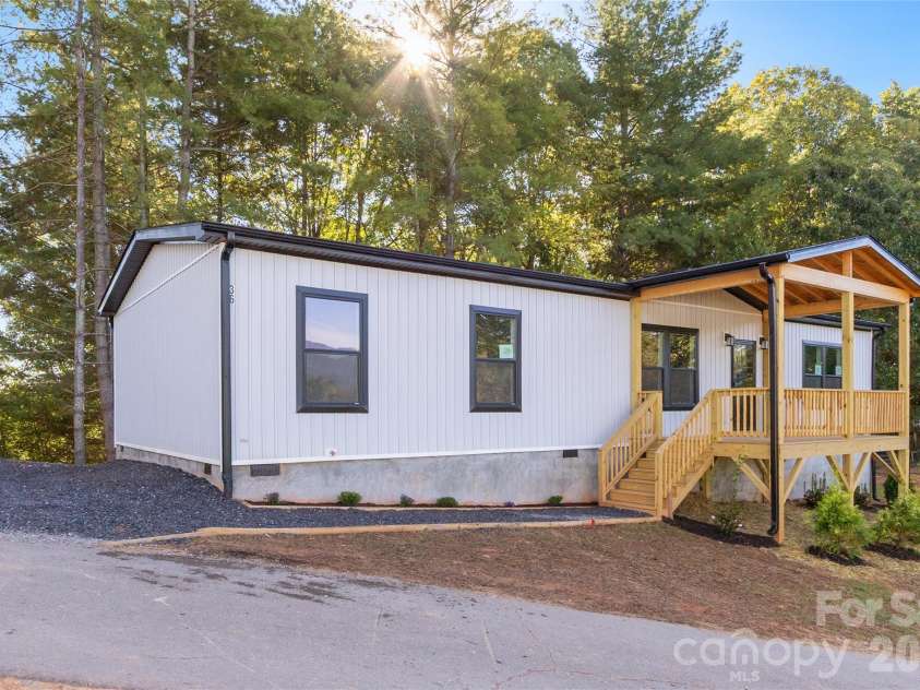 36 Aladdin Drive, Leicester, NC 28748.  MLS# CAR4432075, YatesRealty ID 55351. 