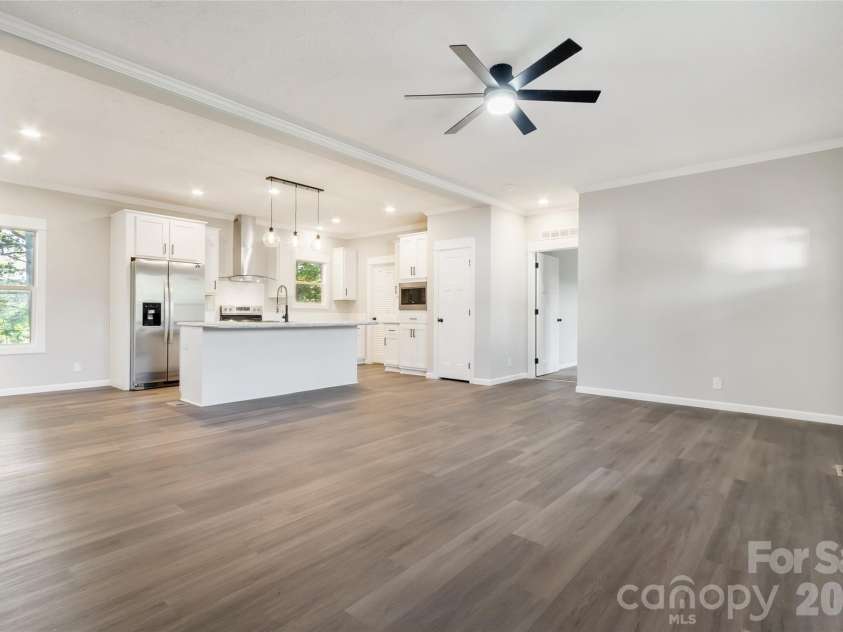 36 Aladdin Drive, Leicester, NC 28748.  MLS# CAR4432075, YatesRealty ID 55351. 
