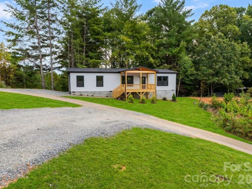 36 Aladdin Drive, Leicester, NC 28748.  MLS# CAR4432075, YatesRealty ID 55351. 
