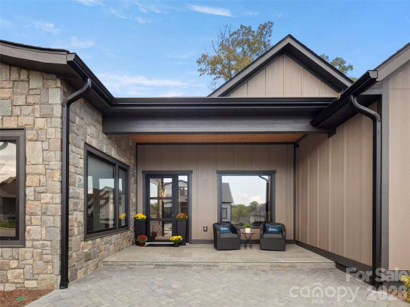 415 Big Hill Drive, Arden, NC 28704.  MLS# CAR4431887, YatesRealty ID 55353. 