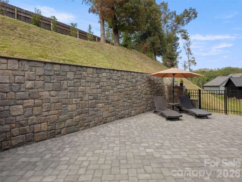415 Big Hill Drive, Arden, NC 28704.  MLS# CAR4431887, YatesRealty ID 55353. 
