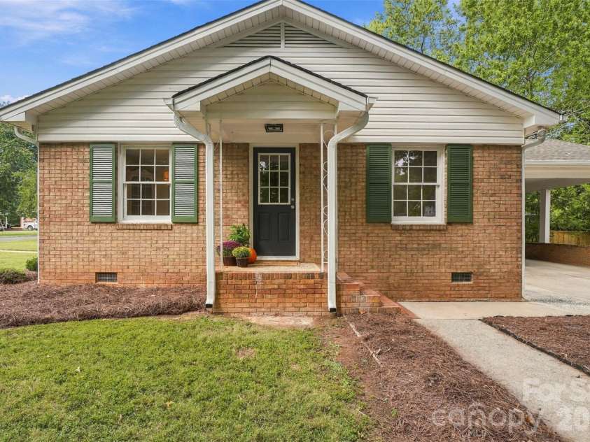 605 Roberts Street, Monroe, NC 28112.  MLS# CAR4431854, YatesRealty ID 55354. 