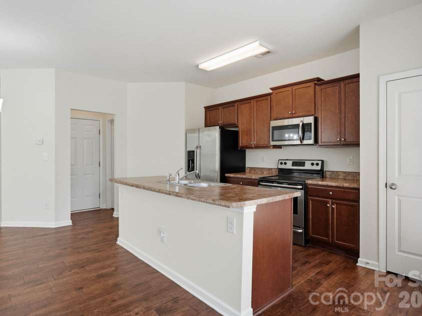 9360 Hamel Street, Charlotte, NC 28215.  MLS# CAR4431926, YatesRealty ID 55355. Kitchen