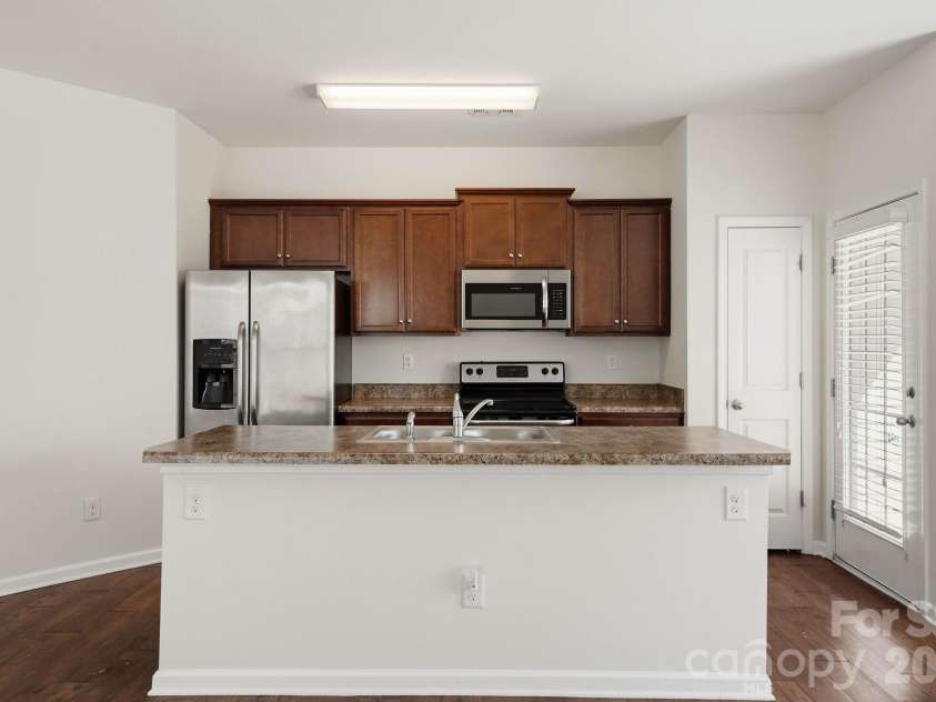 9360 Hamel Street, Charlotte, NC 28215.  MLS# CAR4431926, YatesRealty ID 55355. Kitchen