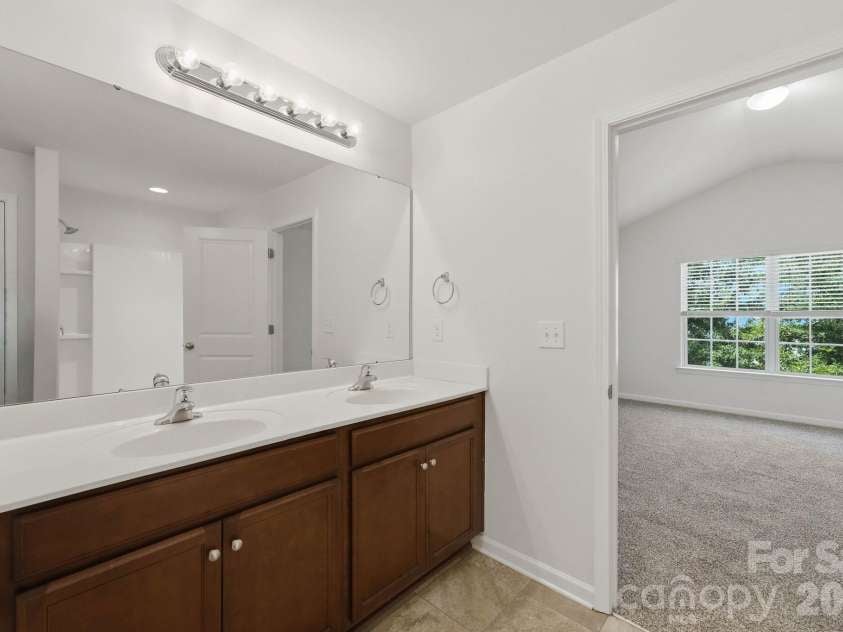 9360 Hamel Street, Charlotte, NC 28215.  MLS# CAR4431926, YatesRealty ID 55355. Primary bath