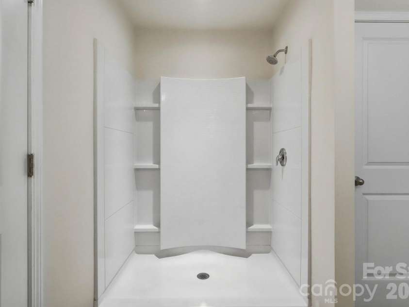 9360 Hamel Street, Charlotte, NC 28215.  MLS# CAR4431926, YatesRealty ID 55355. Primary bath