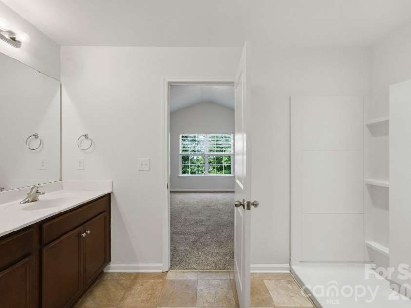 9360 Hamel Street, Charlotte, NC 28215.  MLS# CAR4431926, YatesRealty ID 55355. Primary bath