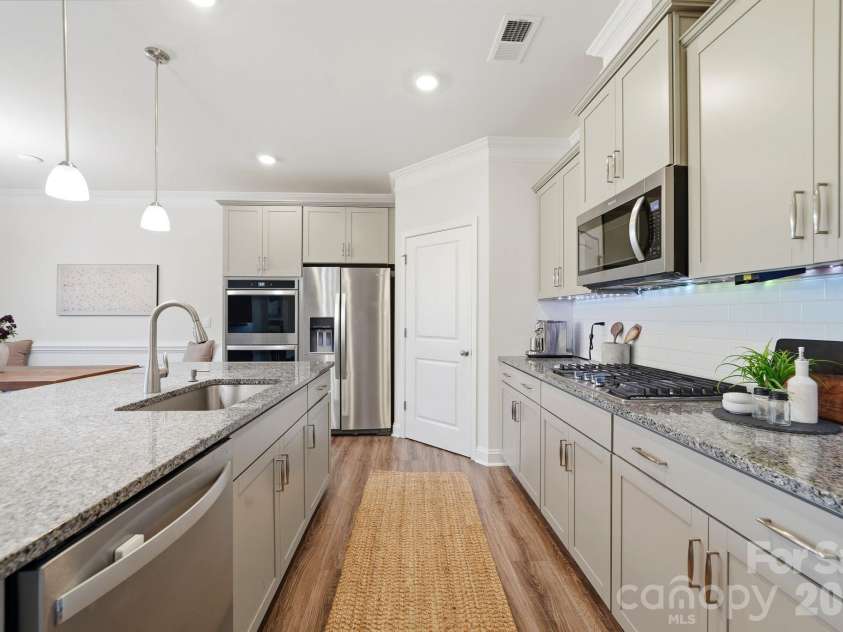 4207 Millstream Road, Denver, NC 28037.  MLS# CAR4431983, YatesRealty ID 55356. Stainless Steel Appliances