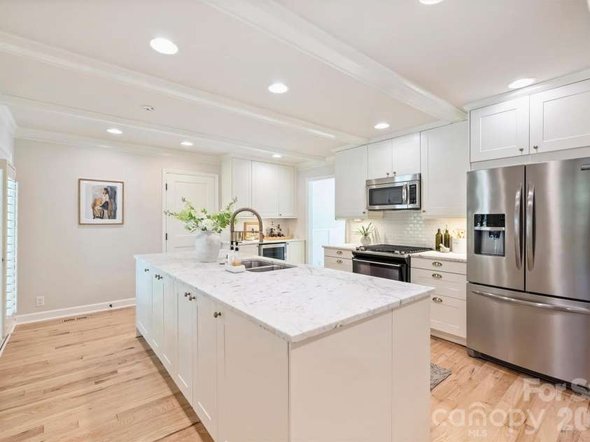 4138 Wall Street, Charlotte, NC 28209.  MLS# CAR4431819, YatesRealty ID 55359. 