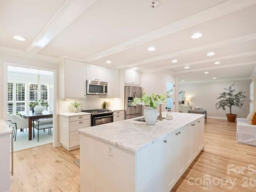 4138 Wall Street, Charlotte, NC 28209.  MLS# CAR4431819, YatesRealty ID 55359. 