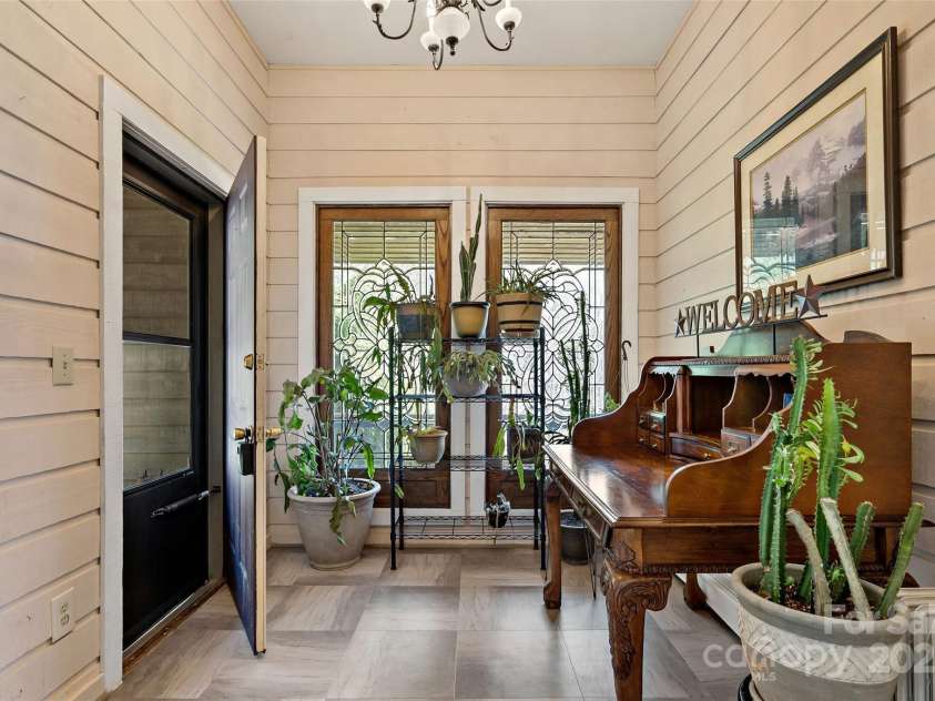 311 Pisgah Mine Road, Burnsville, NC 28714.  MLS# CAR4246357, YatesRealty ID 5536. 