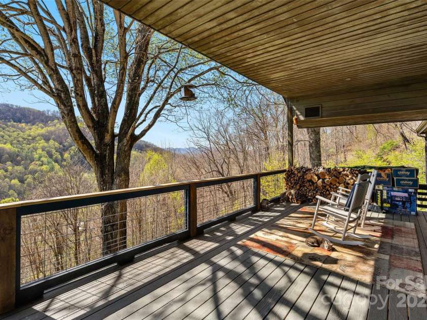 311 Pisgah Mine Road, Burnsville, NC 28714.  MLS# CAR4246357, YatesRealty ID 5536. 