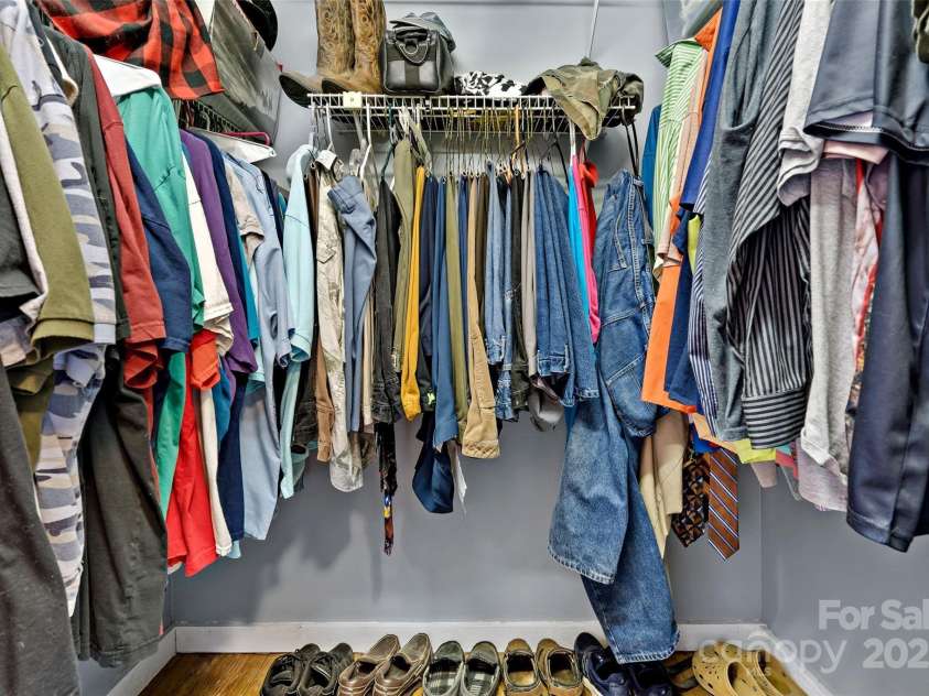 311 Pisgah Mine Road, Burnsville, NC 28714.  MLS# CAR4246357, YatesRealty ID 5536. 