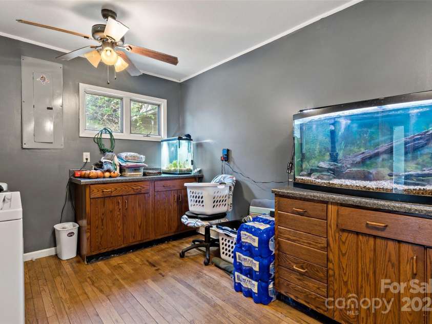 311 Pisgah Mine Road, Burnsville, NC 28714.  MLS# CAR4246357, YatesRealty ID 5536. 