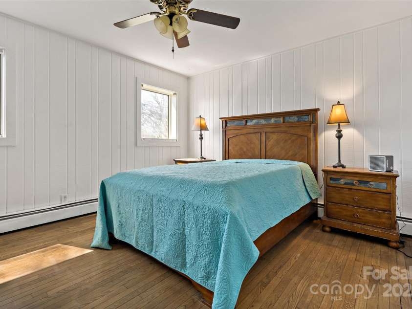 311 Pisgah Mine Road, Burnsville, NC 28714.  MLS# CAR4246357, YatesRealty ID 5536. 