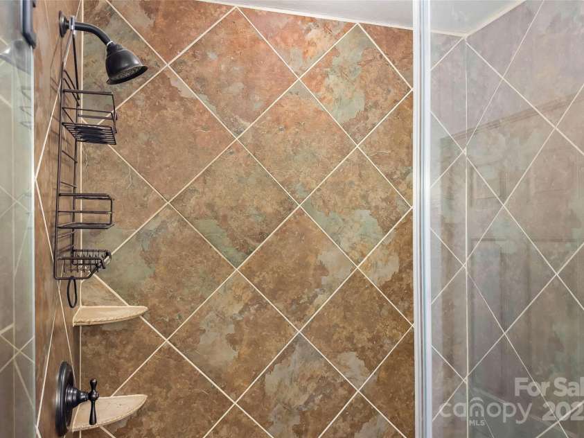 311 Pisgah Mine Road, Burnsville, NC 28714.  MLS# CAR4246357, YatesRealty ID 5536. 