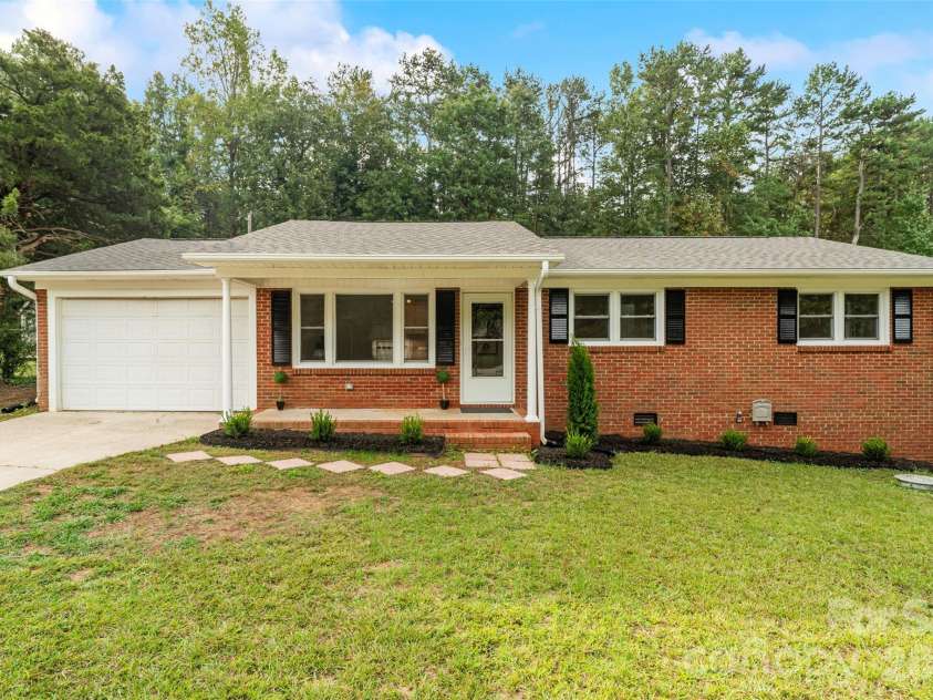 109 Alexis Forest Drive, Stanley, NC 28164.  MLS# CAR4431581, YatesRealty ID 55362. 