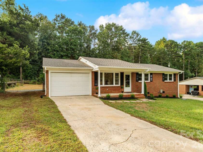 109 Alexis Forest Drive, Stanley, NC 28164.  MLS# CAR4431581, YatesRealty ID 55362. 
