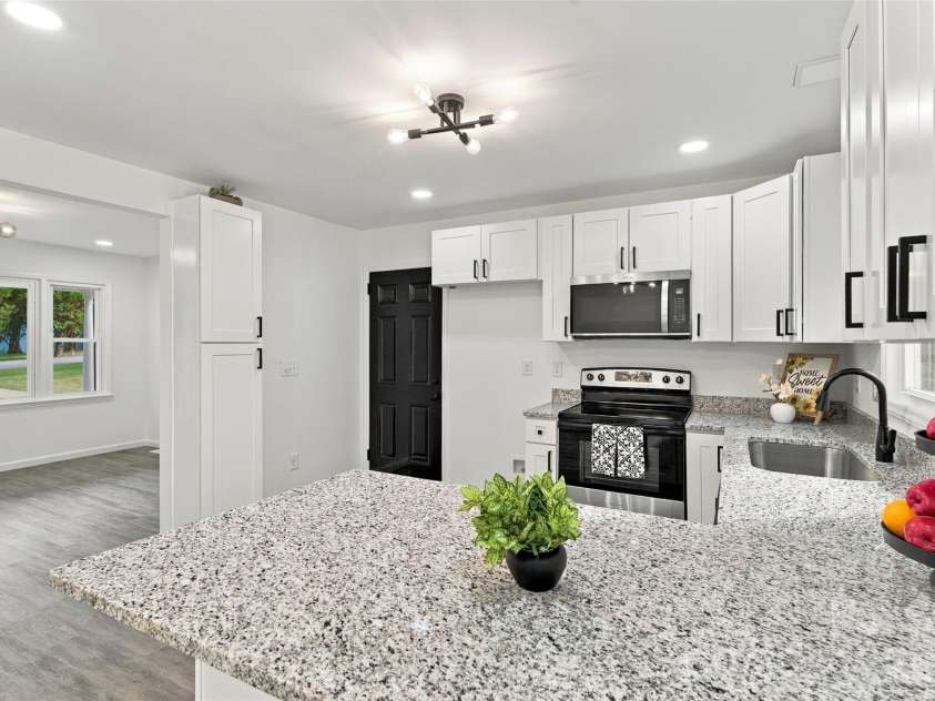 109 Alexis Forest Drive, Stanley, NC 28164.  MLS# CAR4431581, YatesRealty ID 55362. 