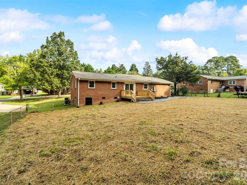109 Alexis Forest Drive, Stanley, NC 28164.  MLS# CAR4431581, YatesRealty ID 55362. 