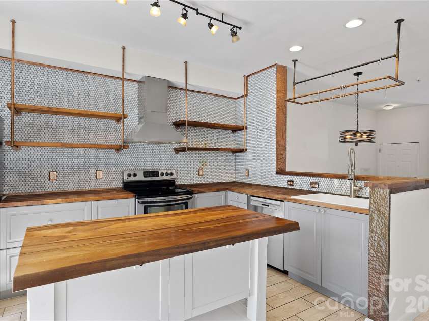 3564 Davidson Street, Charlotte, NC 28205.  MLS# CAR4431533, YatesRealty ID 55363. 