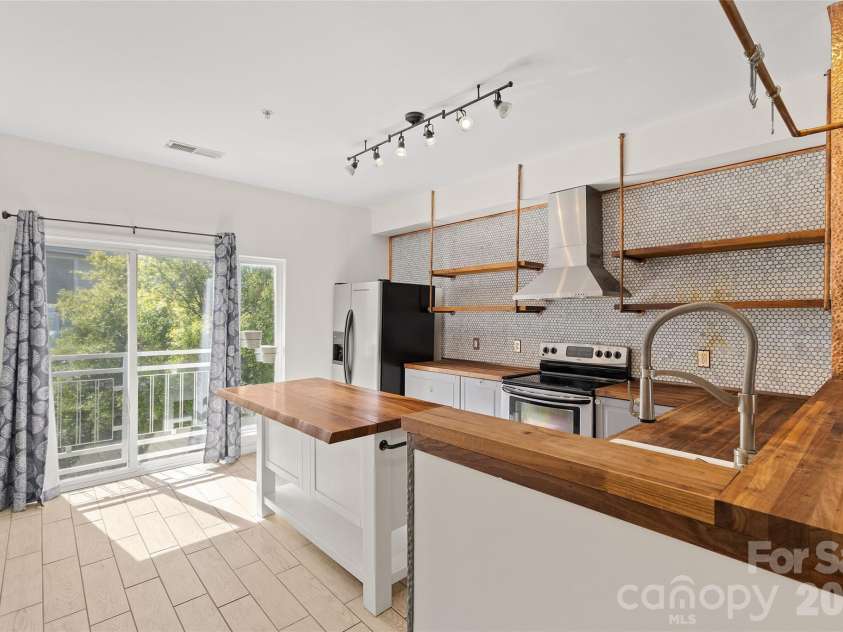 3564 Davidson Street, Charlotte, NC 28205.  MLS# CAR4431533, YatesRealty ID 55363. 