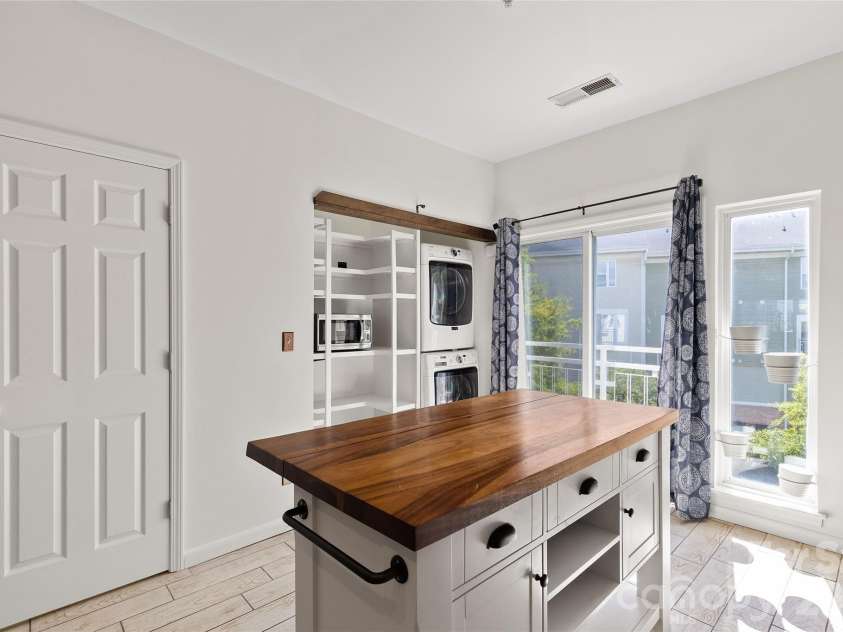 3564 Davidson Street, Charlotte, NC 28205.  MLS# CAR4431533, YatesRealty ID 55363. 