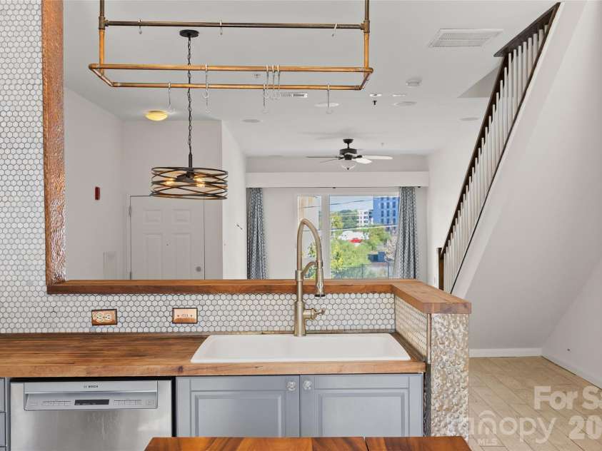 3564 Davidson Street, Charlotte, NC 28205.  MLS# CAR4431533, YatesRealty ID 55363. 