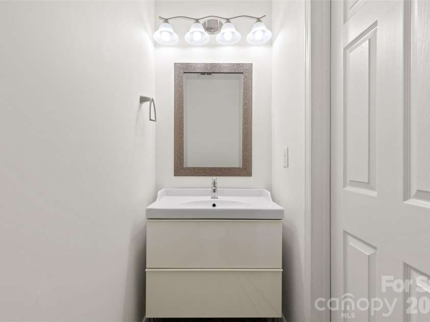3564 Davidson Street, Charlotte, NC 28205.  MLS# CAR4431533, YatesRealty ID 55363. 
