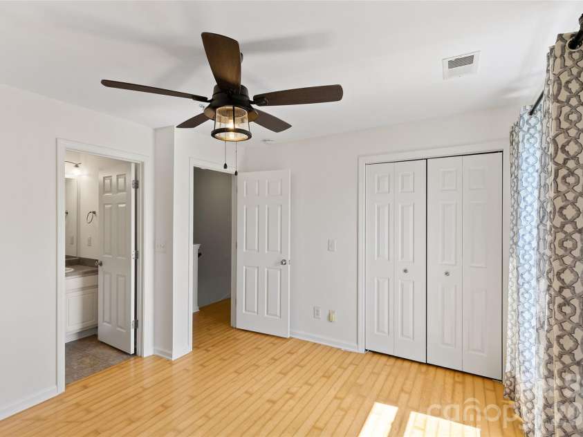 3564 Davidson Street, Charlotte, NC 28205.  MLS# CAR4431533, YatesRealty ID 55363. 